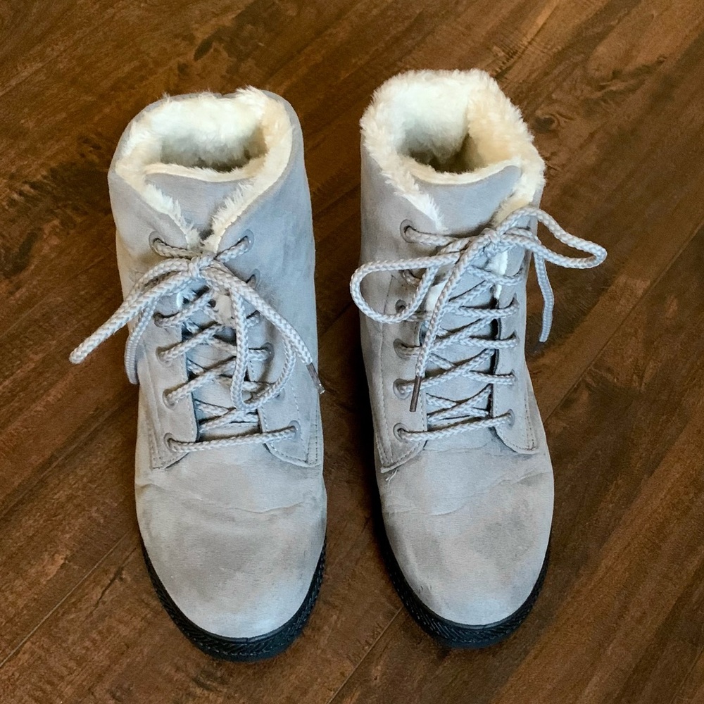 SQL Gray Faux Fur Ankle Booties SZ-7